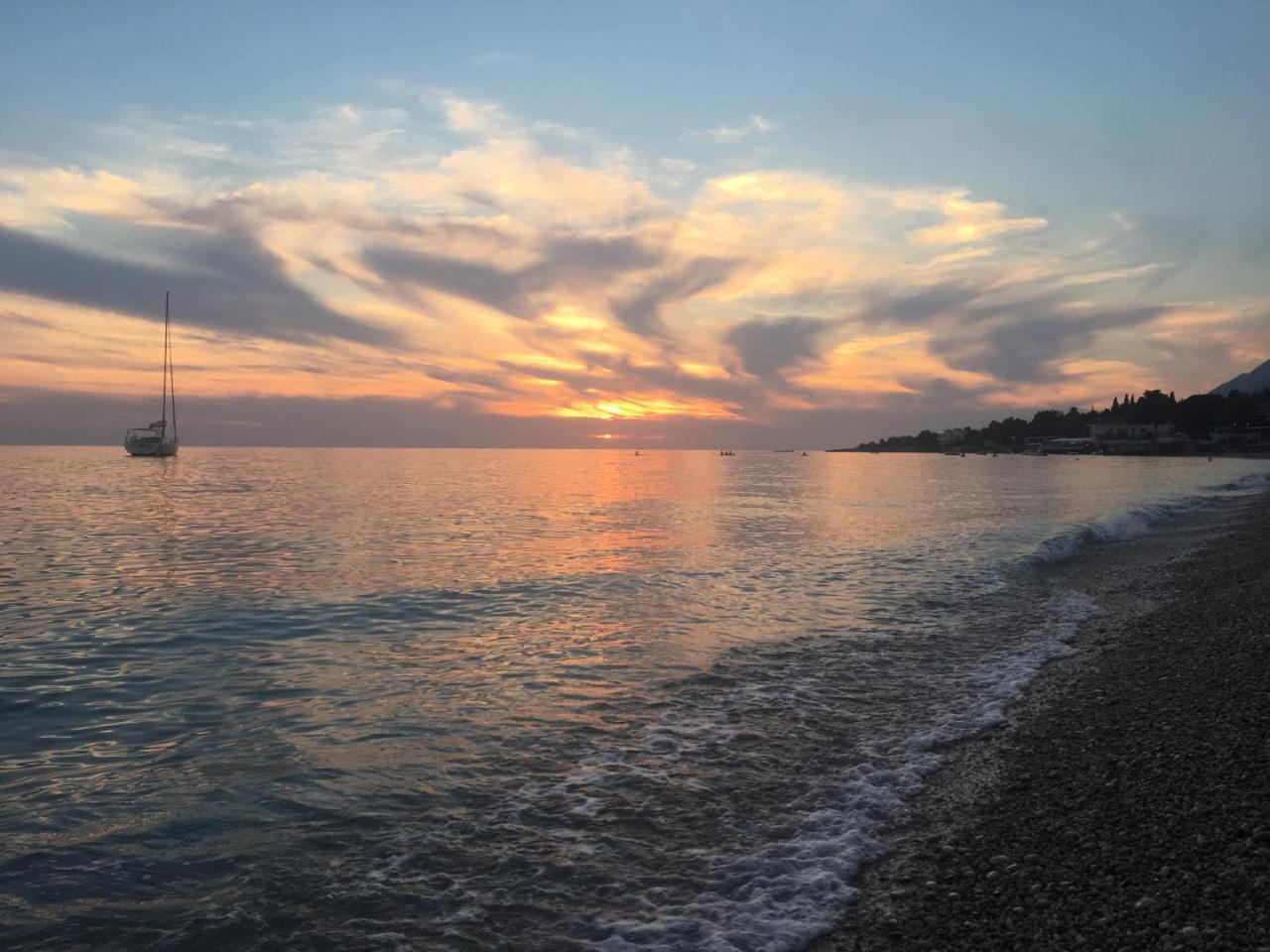 Sea View Hotel Dhermi Exterior photo
